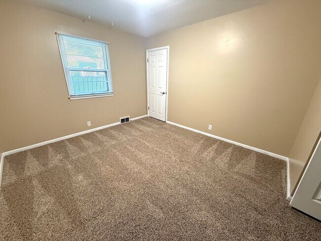Building Photo - 3249 Monte Vista Dr