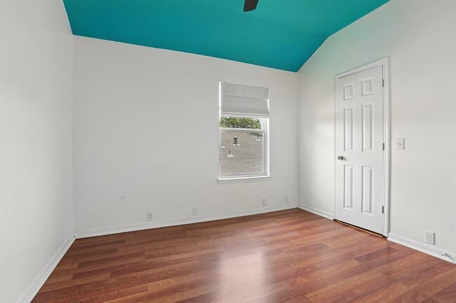 Building Photo - 14621 Lantern Dr