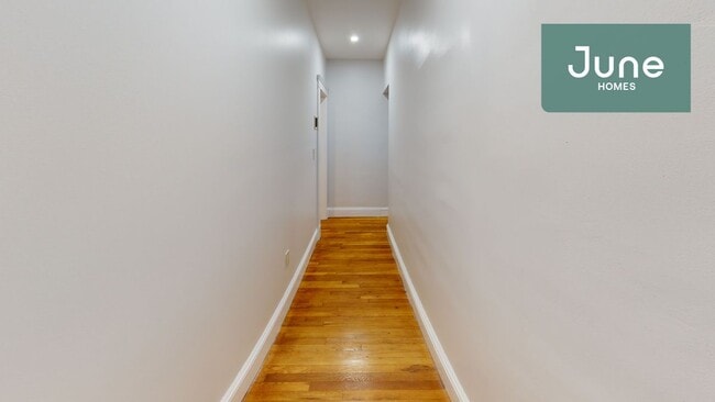 Building Photo - ROOM ONLY in 4-bed/1.0-bath Home