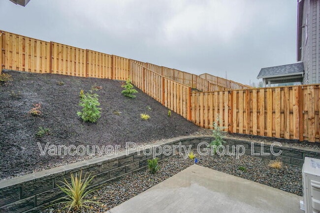 Building Photo - 2215 E Badger Wy