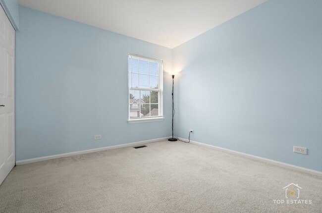 Building Photo - 5580 Lavender Ct