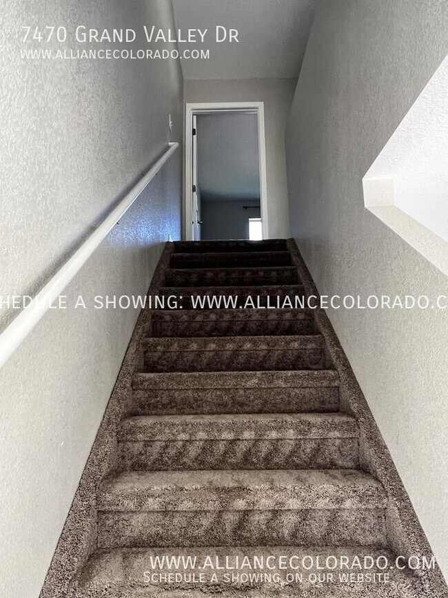 Building Photo - 7470 Grand Valley Dr