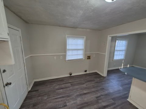 Building Photo - 3251 Meadow Ln