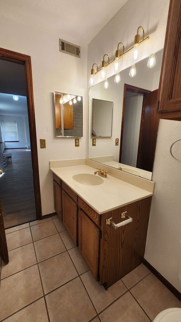 Building Photo - 2 Bed 2 bath apartment in OKC!