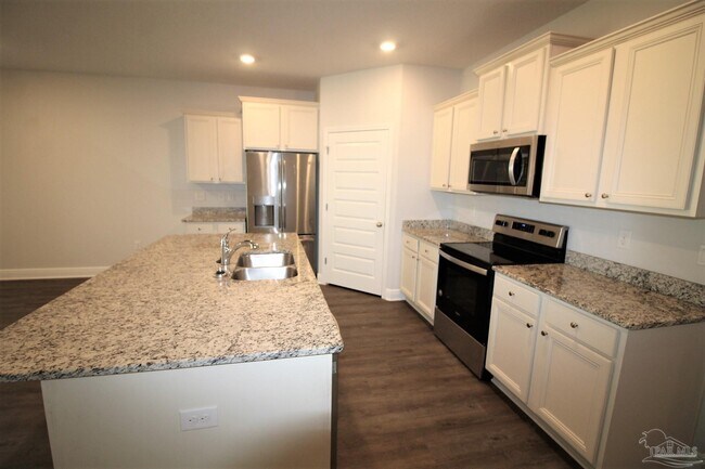 Building Photo - 8006 Burnside Lp