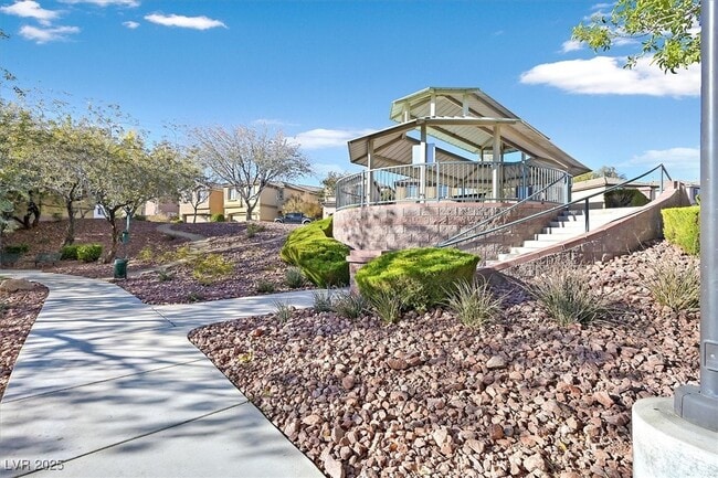 Building Photo - 10635 Seasonable Dr