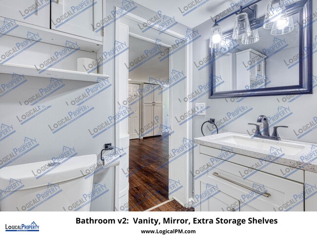 Building Photo - 2/1 Duplex w/ New LVP,Lrg Fncd Yrd,AC,Prch...