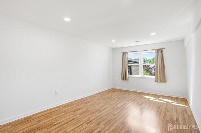 Building Photo - 1719 Raspberry Ct