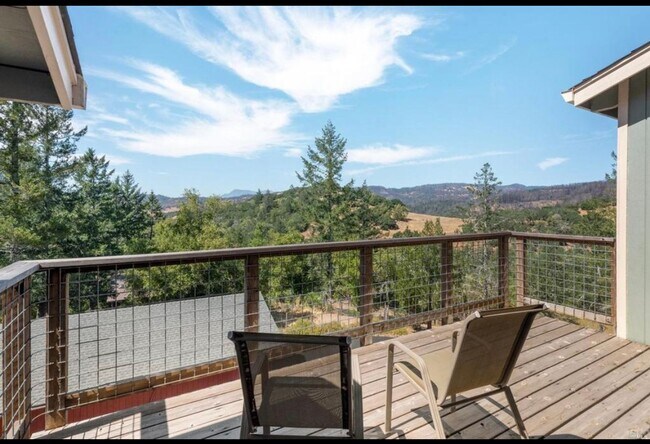 Building Photo - Unique large 1 bedroom 1 bath 4 car garage!!!