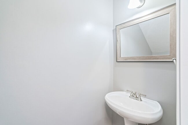 Building Photo - 2761 Dee Peppers Dr