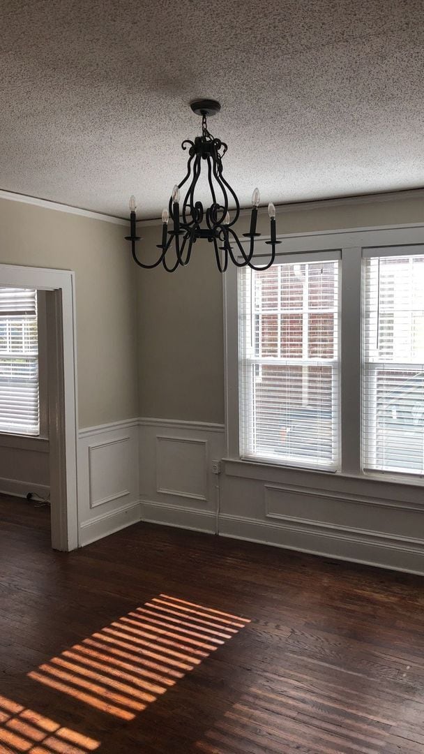 Building Photo - Move In Special -2 Bedroom 1.5 bathroom-Wesley Heights