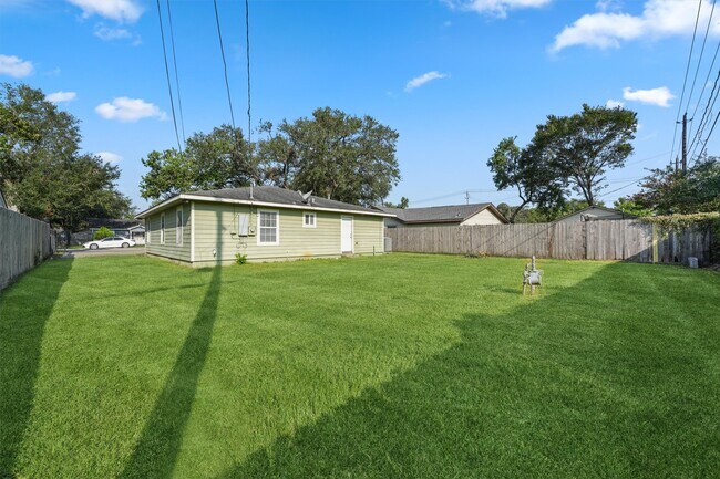 Building Photo - 11618 Biscayne Way