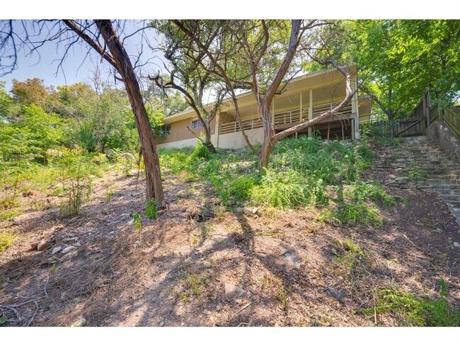 Building Photo - 6100 Mountainclimb Dr