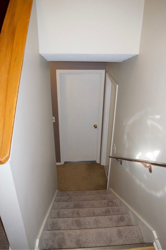 Building Photo - Great 3 Bed 2 Bath House!