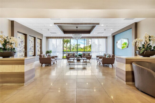 Building Photo - 3701 N Country Club Dr