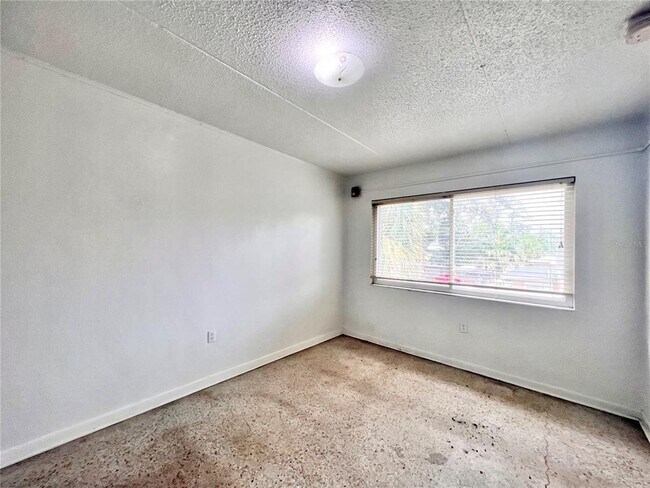 Building Photo - 1303 NW 6th St