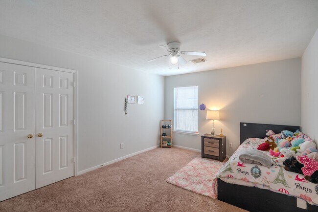 Building Photo - 914 Parsonfield Ct