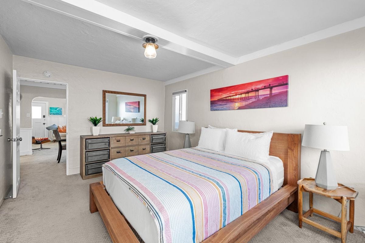 Building Photo - 63 9th Ct