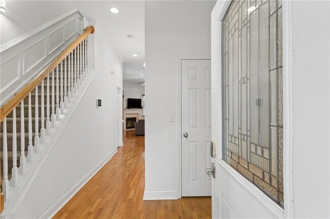 Building Photo - 649 Peeples St SW