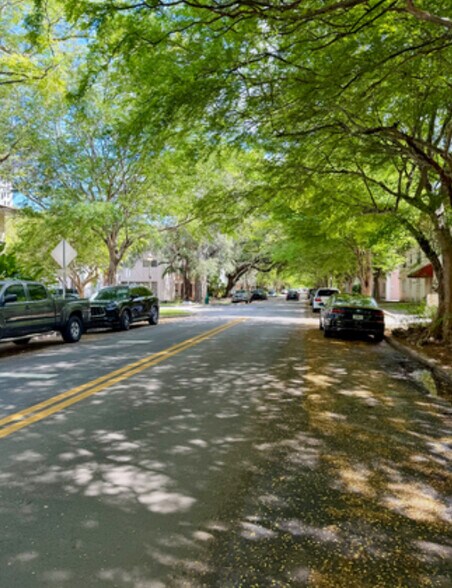 Primary Photo - 1014 Salzedo St