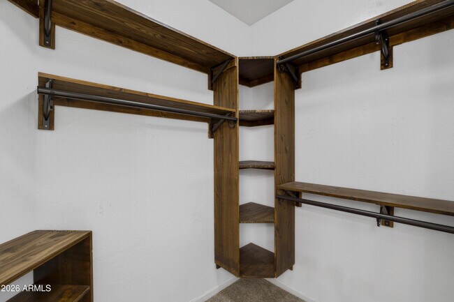 Building Photo - 4335 E Fox Cir