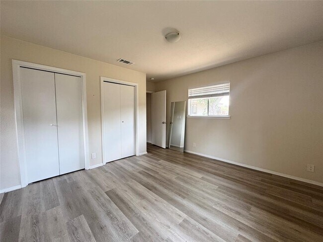 Building Photo - 7101 Twisted Oaks Dr