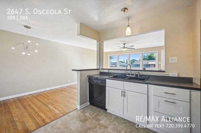Building Photo - 2647 S Osceola St