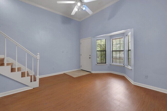 Building Photo - 1609 S Gadsden St