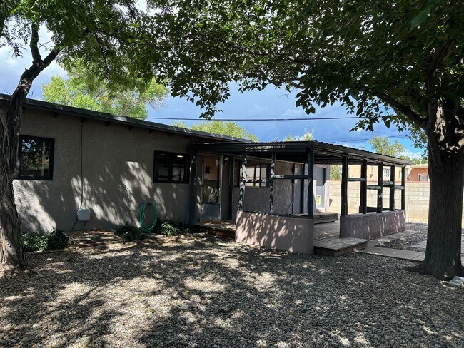 Building Photo - 1938 San Ildefonso Rd