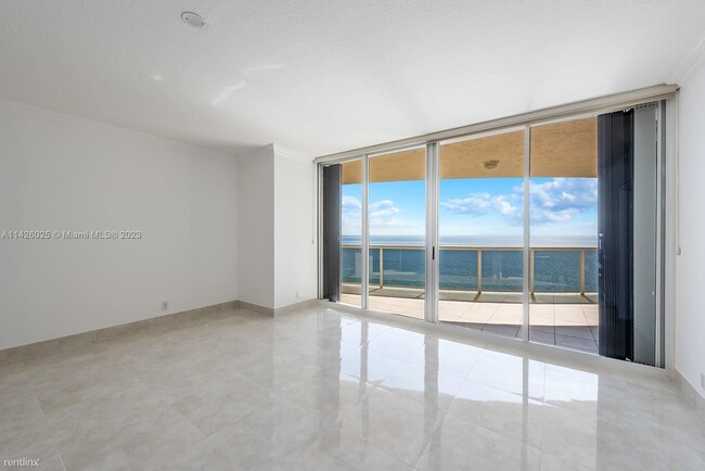 Building Photo - 2 br, 3 bath Condo - 3200 N Ocean Blvd Apt...