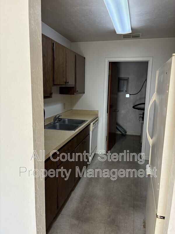 Building Photo - 4501 SW 71st Terrace