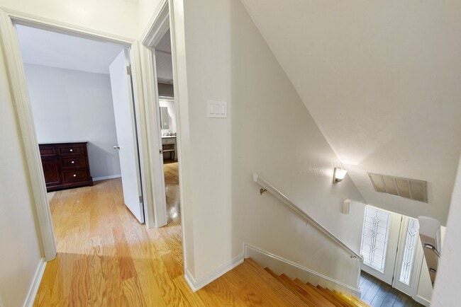 Building Photo - 2824 S Logrun Cir