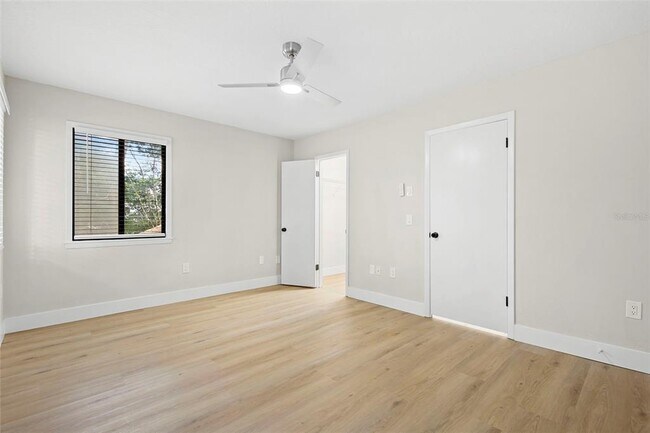 Building Photo - 805 N Clake Ave