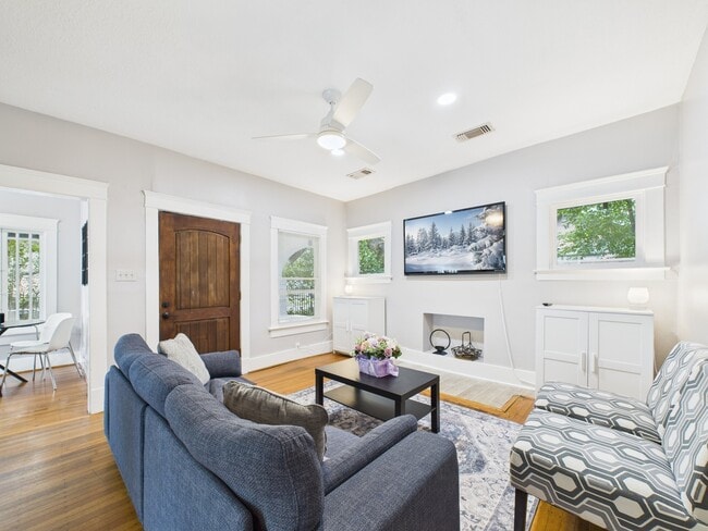 Building Photo - 3613 Audubon Pl