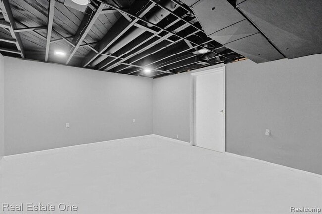 Building Photo - 8528 Norborne Ave