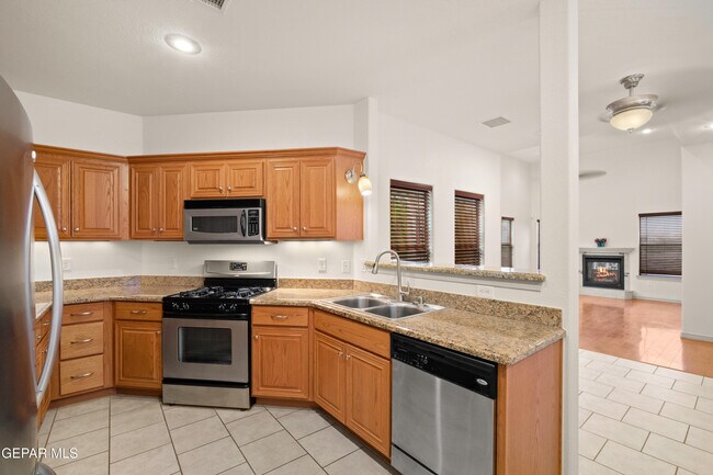 Building Photo - 5939 Bandolero Dr