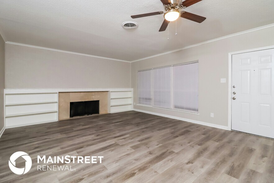 Building Photo - 3550 Creston Ct