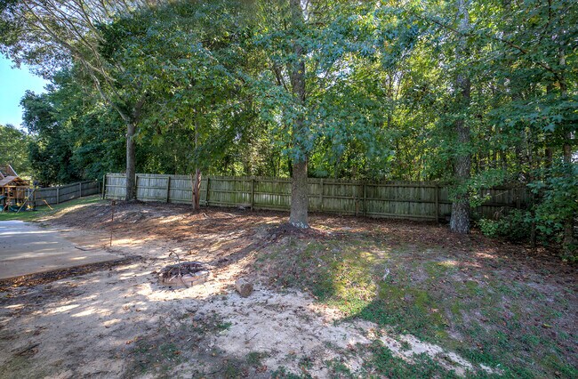 Building Photo - 7202 Cedar Forest Dr