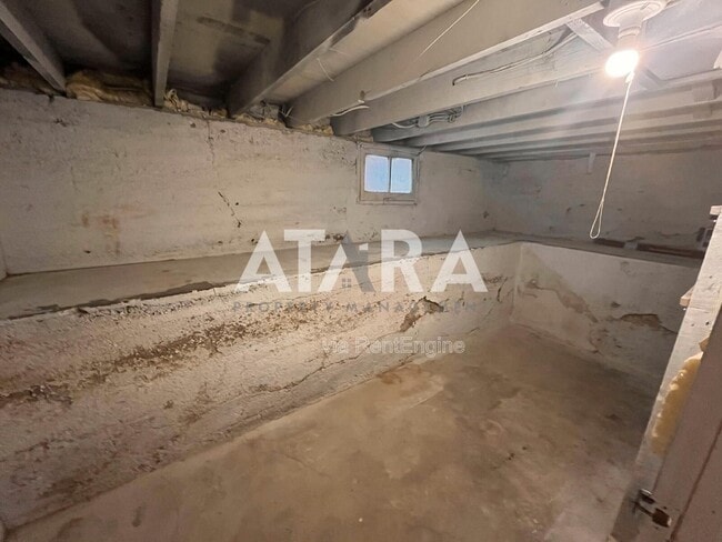 Building Photo - 745 E 3155 S