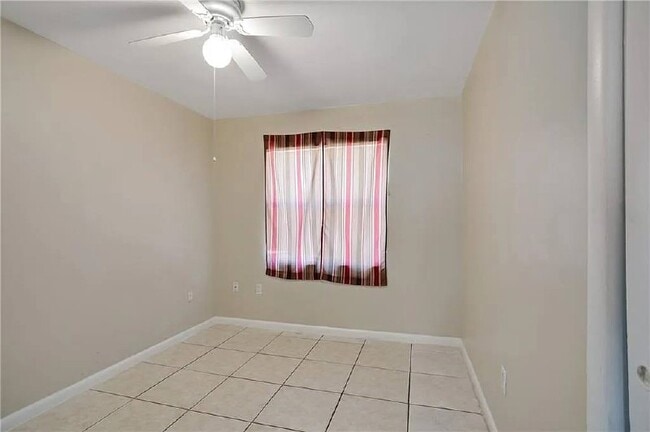 Building Photo - 1623 Ferndell Rd