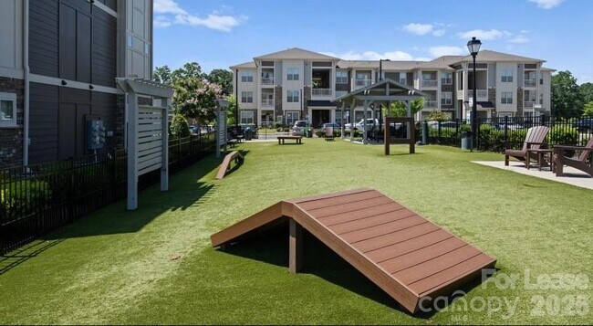 Building Photo - 15155 Ollie Dr