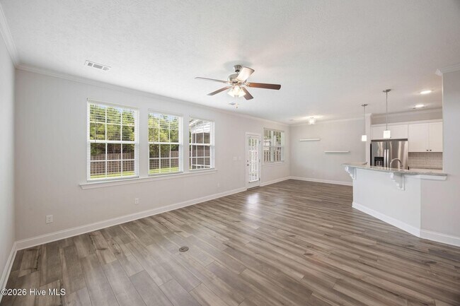 Building Photo - 424 Arrowwood Dr