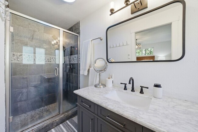 Building Photo - Gig Harbor farm home with great amenities - 5 bedroom 2 bath with garage and more - Available May...