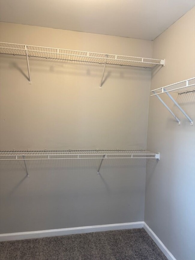 Building Photo - Stunning 4 BR / 3.5 Bath Townhome in Atlanta!