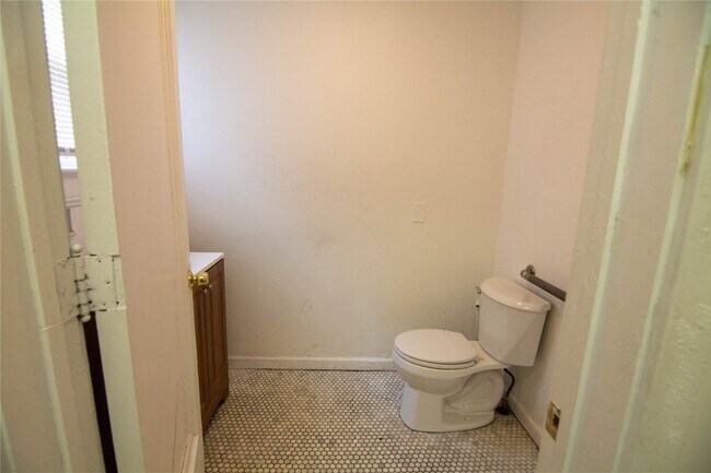Building Photo - 30 Fayette St