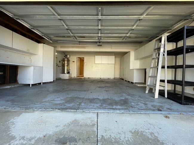 Building Photo - 15531 Oakhurst St