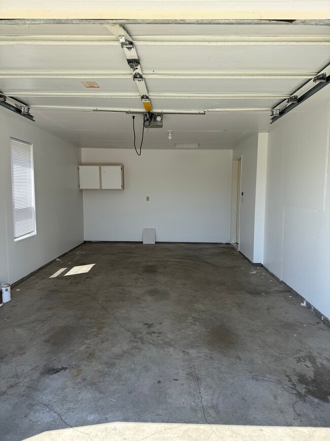 Building Photo - 908 N 34th Ave