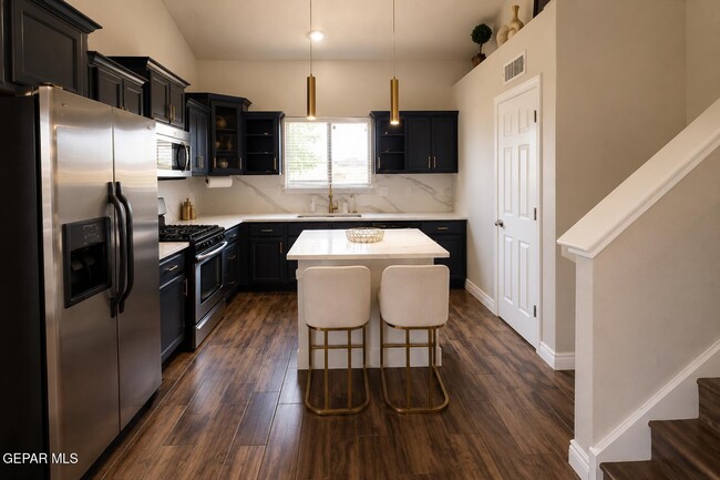Building Photo - 836 Sunset Park Dr