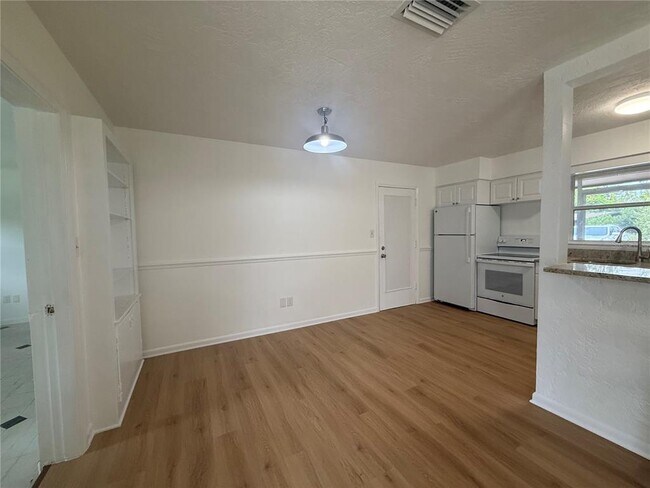 Building Photo - 2588 Colorado St