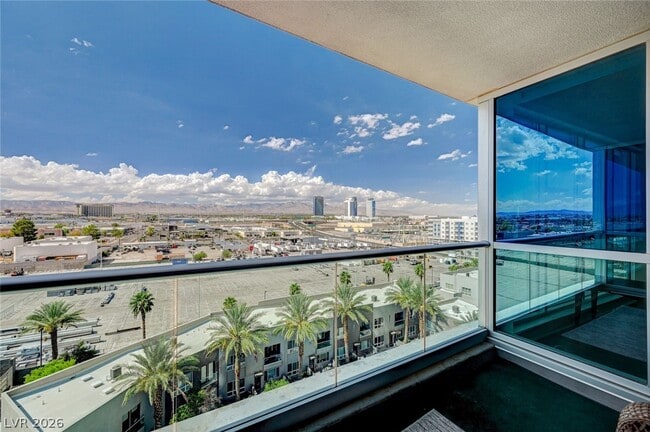 Building Photo - 4575 Dean Martin Dr